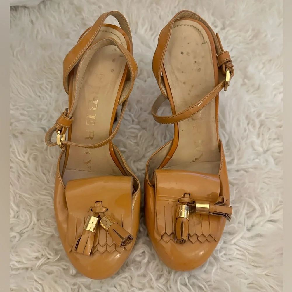 Burberry Retro Heels - Picture 1 of 7